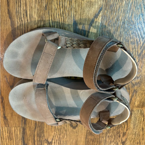 Flat form Tevas in Brown - Picture 1 of 3